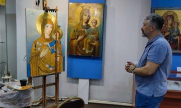 В музее копируют икону для церкви Улан-Батора