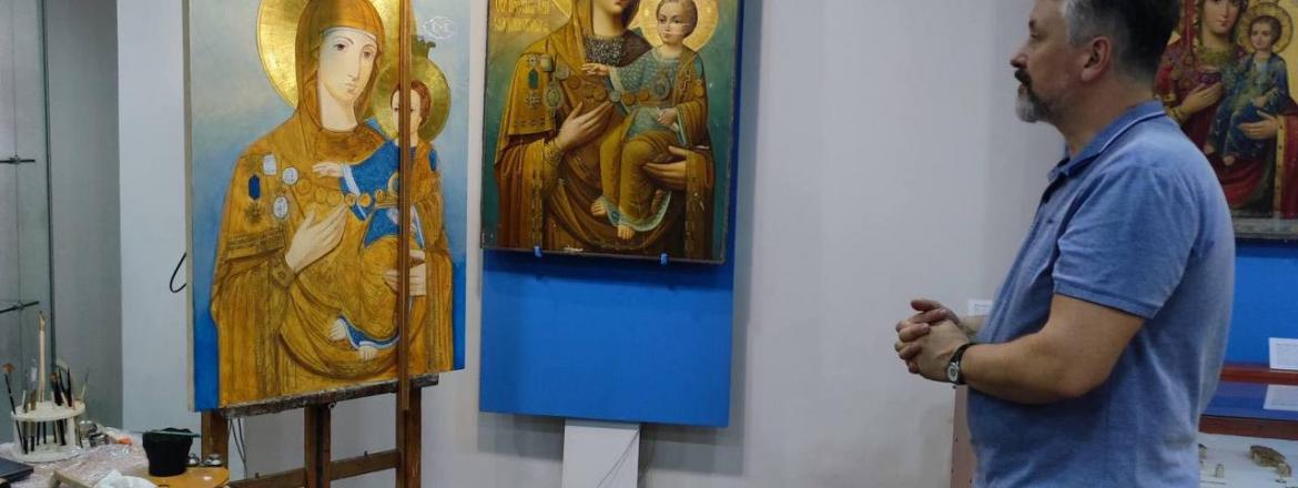 В музее копируют икону для церкви Улан-Батора