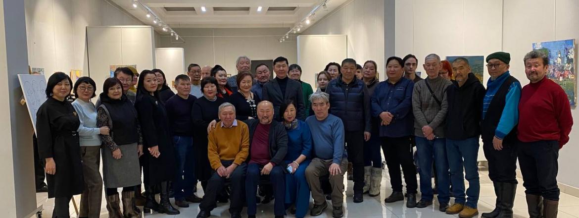 Фоторепортаж с открытия выставки Бато Дугаржапова 