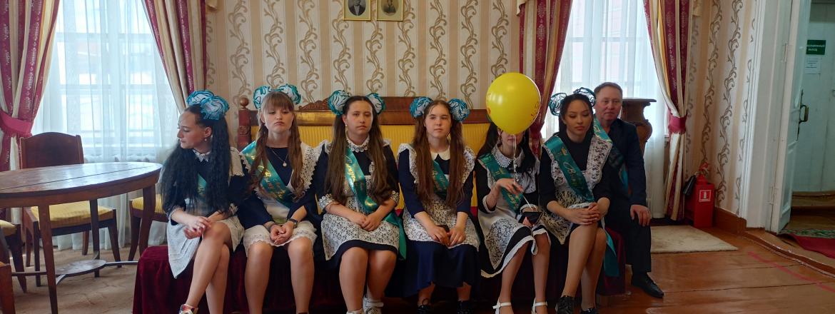 Последний звонок в Новоселенгинском музее декабристов