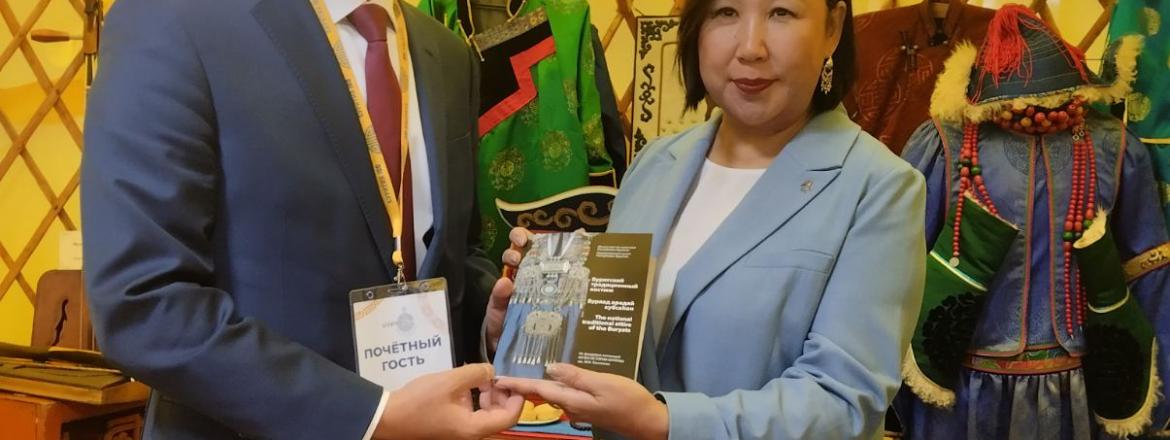 Генеральный консул Китая посетил Национальный музей Бурятии