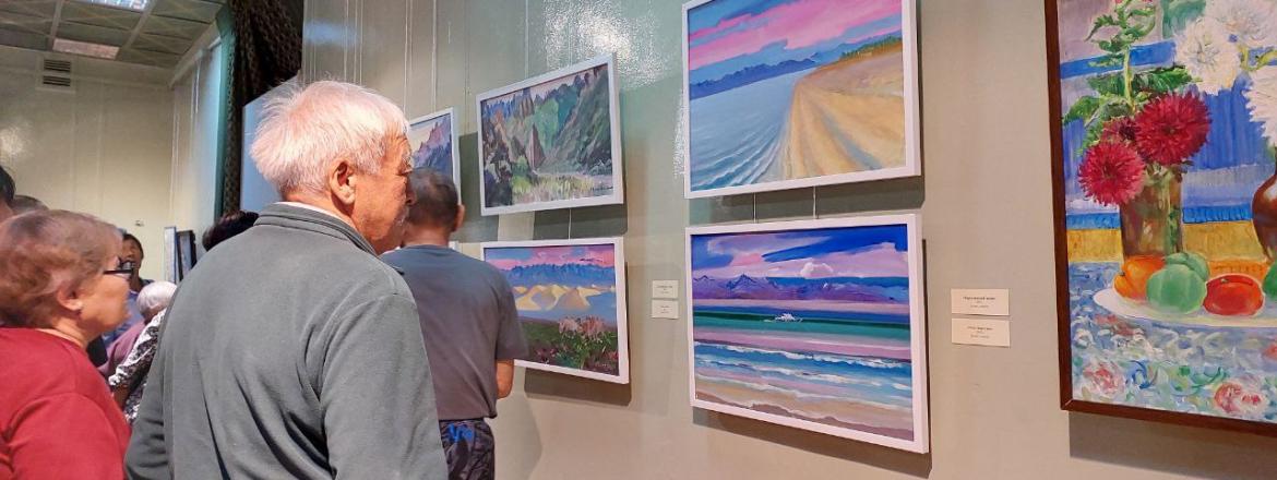 В Художественном музее им. Ц.С. Сампилова открылась персональная выставка Дондока Юндунова