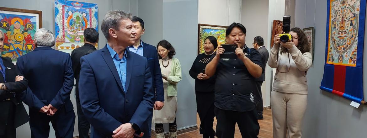 В Национальном музее открылась выставка «Художники Бурятии: Пятилетка»